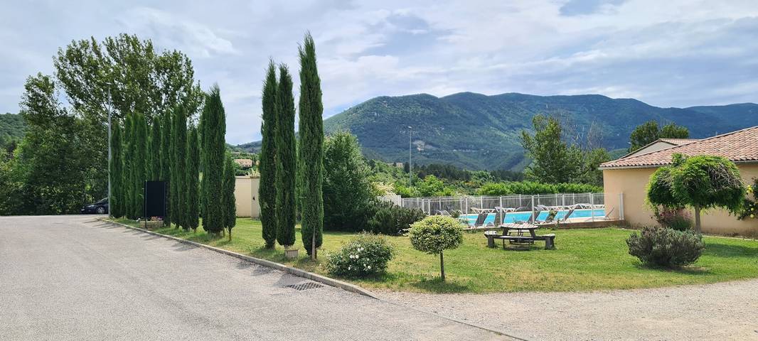 Gîte pour 4 personnes, avec balcon et jardin à Montbrun-les-Bains - 2