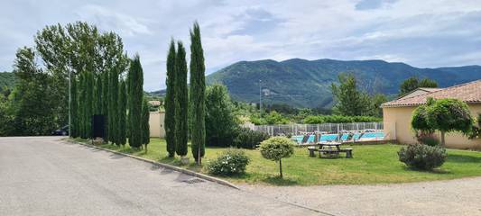 Location De Vacances pour 4 Personnes dans Montbrun-les-Bains, Région de nyons, Photo 1