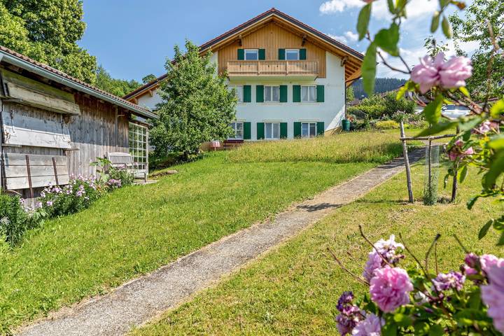 Ferienwohnung für 4 Personen, mit Balkon und Garten