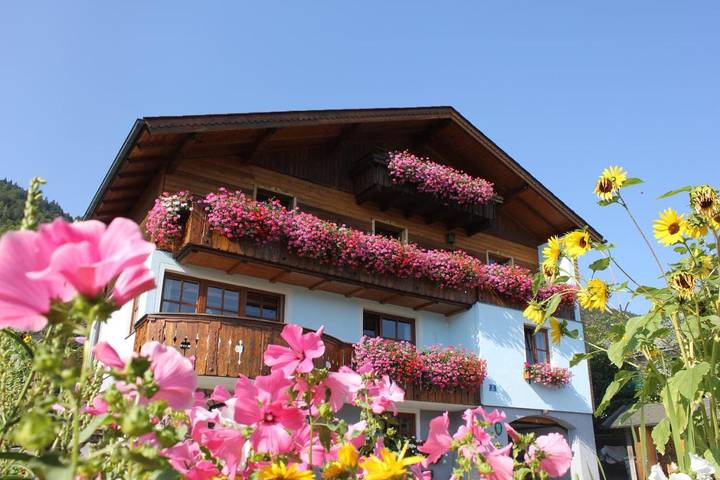 Ferienwohnung für 4 Personen, mit Garten und Seeblick sowie Ausblick in Fuschl am See - 2