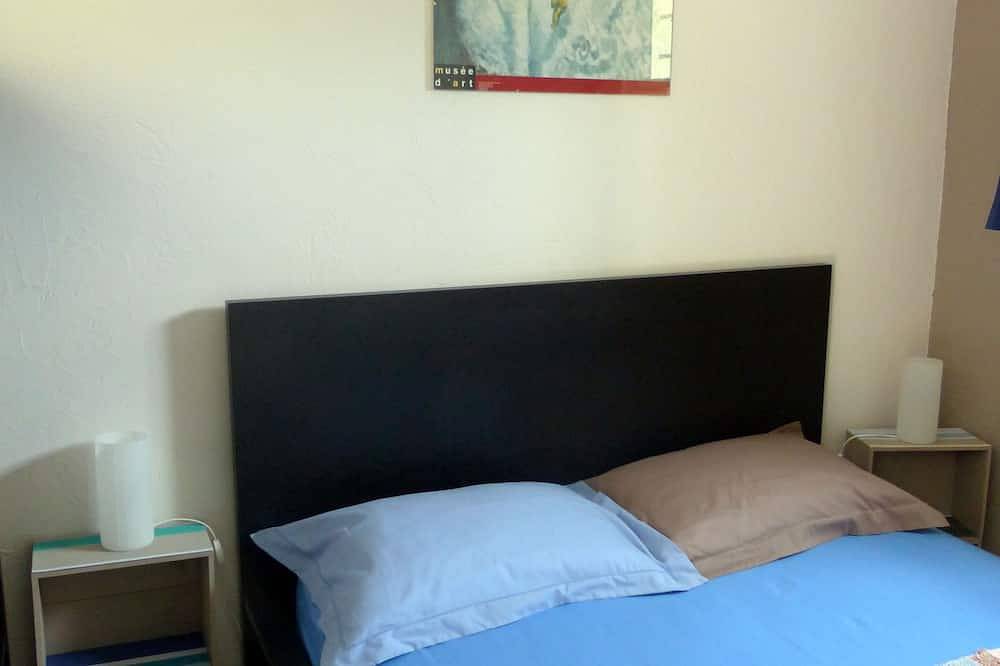 Appartement entier, Studio ,2 pers, pleine nature avec jardin,terrasse et accès direct à la piscine. in Céret, Côte méditerranéenne (France)