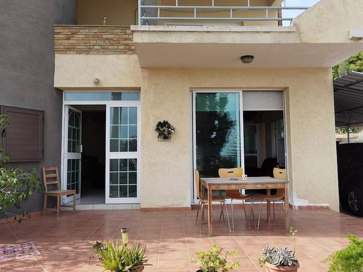 Gîte pour 5 personnes, avec jardin dans Oróklini - 3