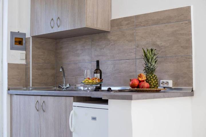 Gîte pour 2 personnes, avec balcon ainsi que jardin et piscine à Faliráki - 2