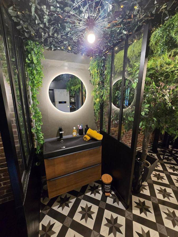 Location de vacances pour 2 personnes, avec jardin ainsi que sauna et jacuzzi à Beauvais