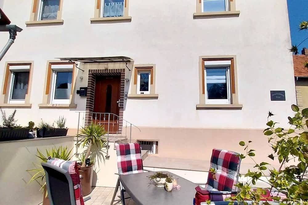 Ganze Wohnung, Helle und gemütlich eingerichtet Ferienwohnung (56 qm) mit voll ausgestatteter Küche in Maroldsweisach, Landkreis Haßberge