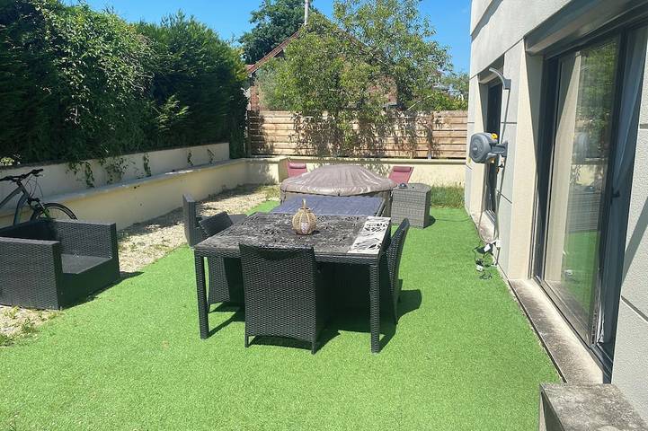 Location de vacances pour 8 personnes à Noisiel