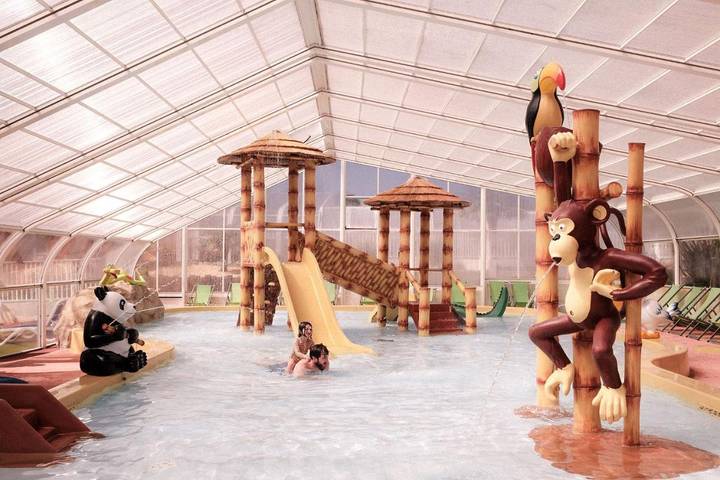 Location de vacances pour 8 personnes, avec piscine ainsi que jardin et bassin pour enfant à Landevieille - 2