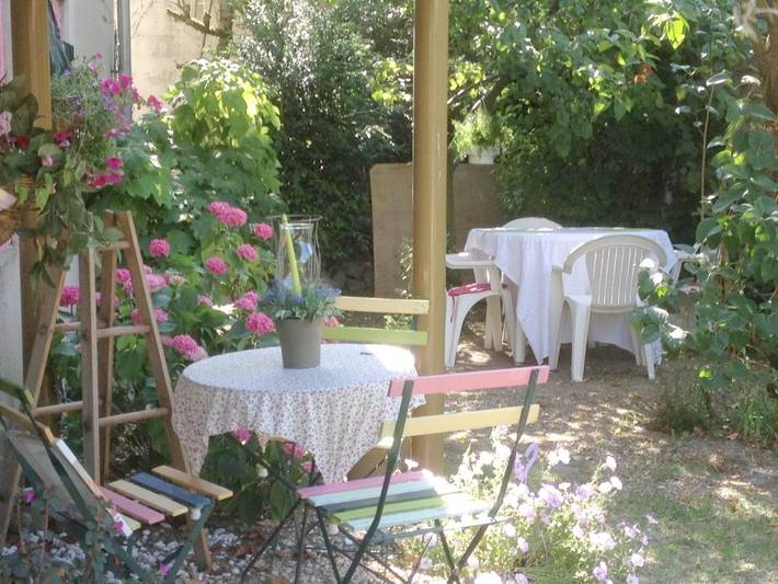 Chambre d’hôte pour 2 personnes, avec vue ainsi que terrasse et jardin, animaux acceptés dans Verdun - 3