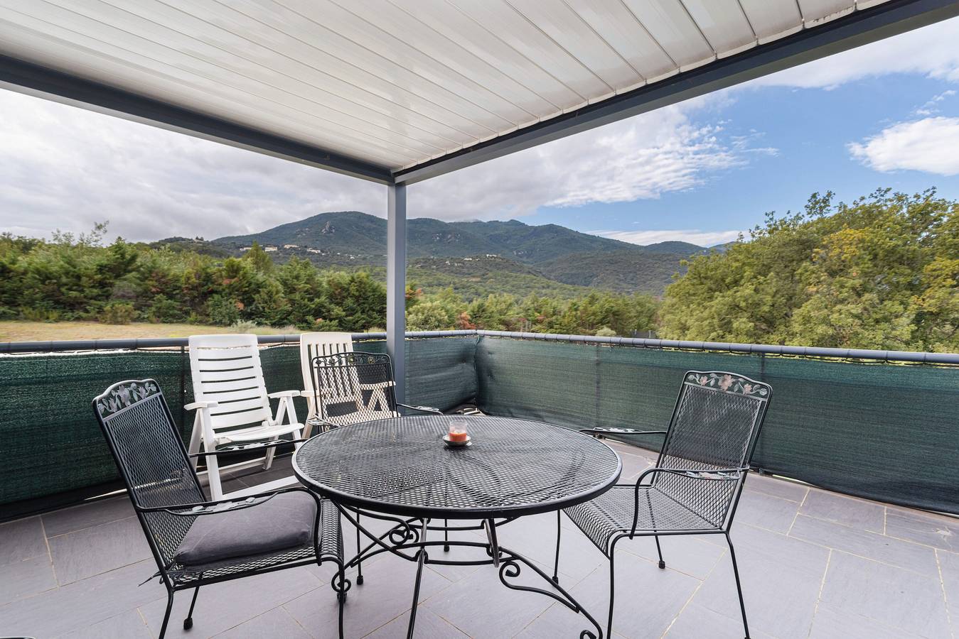 Gîte F2, en un rincón paradisíaco, con piscina privada y wifi in Céret, Región Céret
