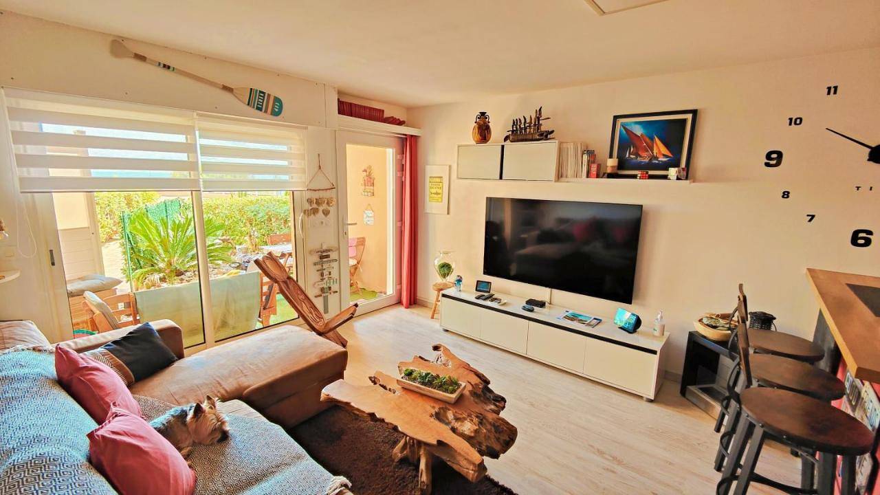 Appartement entier, One-Bedroom Apartment in Le Trayas, Saint-Raphaël