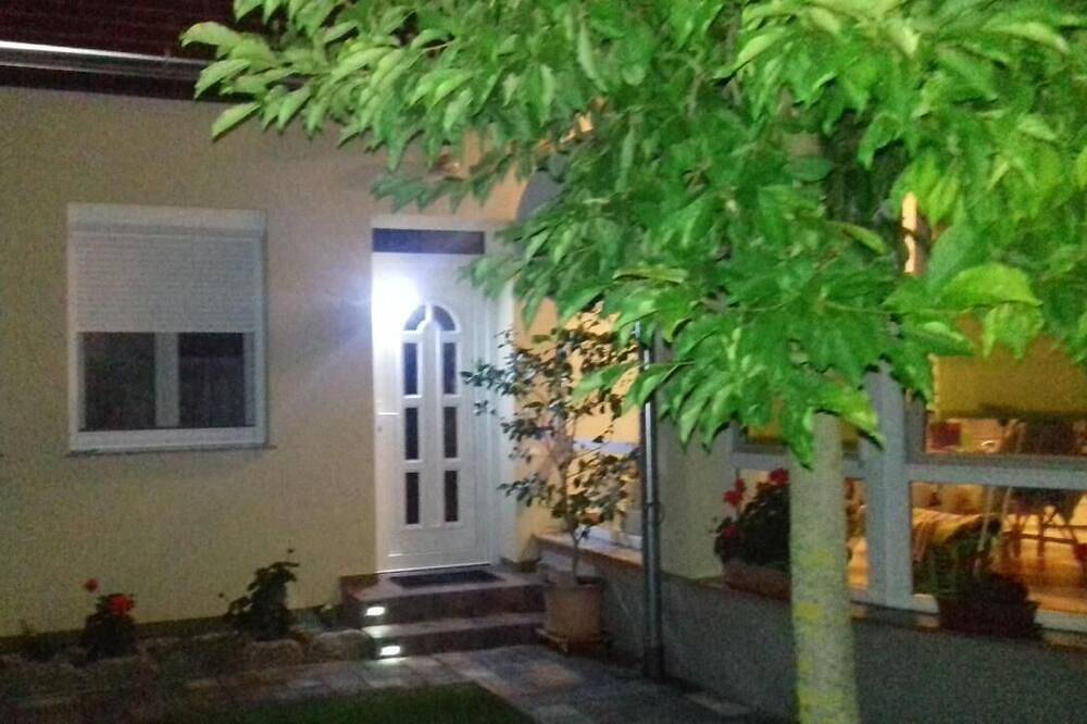 Ganze Wohnung, Ferienwohnung Bük für 1 - 2 Personen mit 1 Schlafzimmer - Ferienwohnung in Bük, Komitat Eisenburg