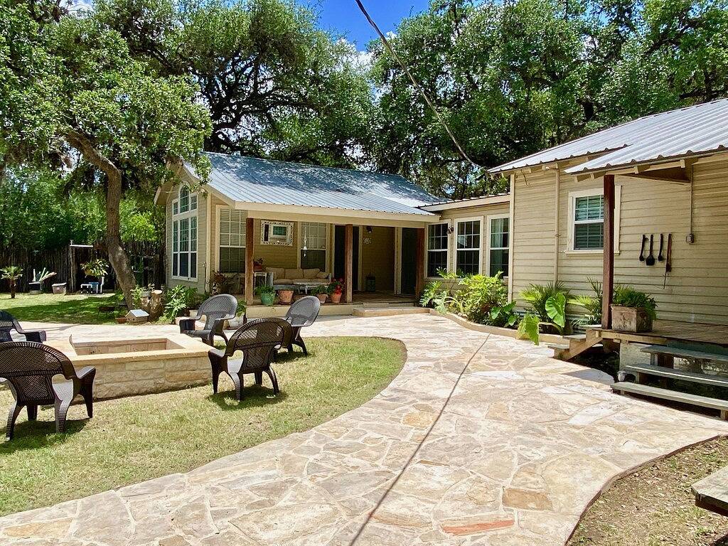 Historisches, Gated Family Compound - Gehen Sie zum Fluss Frio! in Concan, Uvalde County