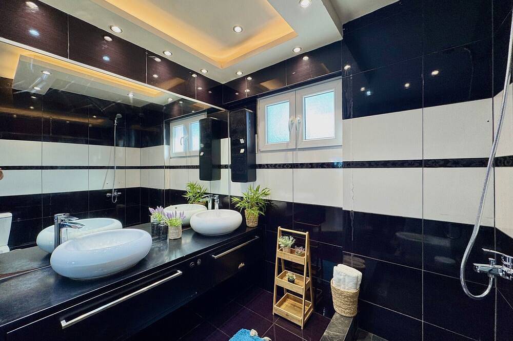 Beachfront Villa Anatoli with private heated pool in Sidari, Corfu