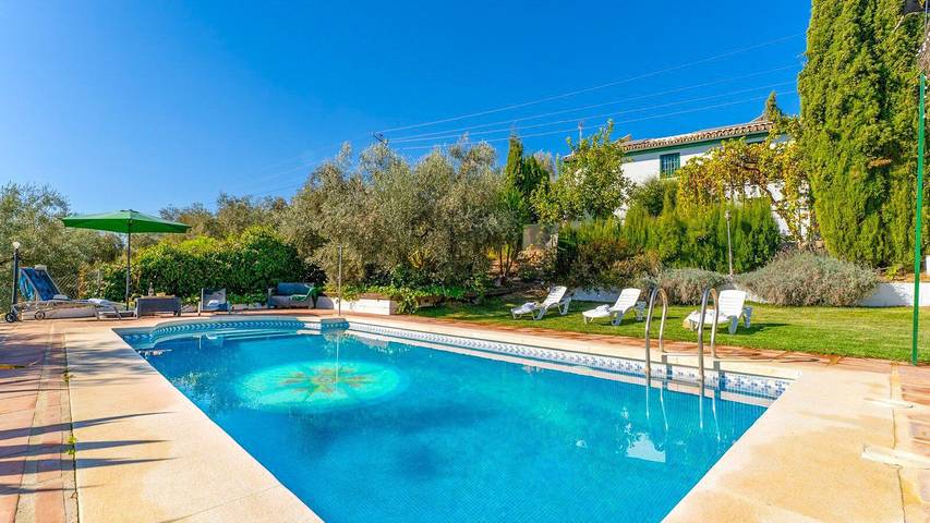Casa de vacaciones para 10 personas, con Balcón/Terraza y Piscina en Iznájar