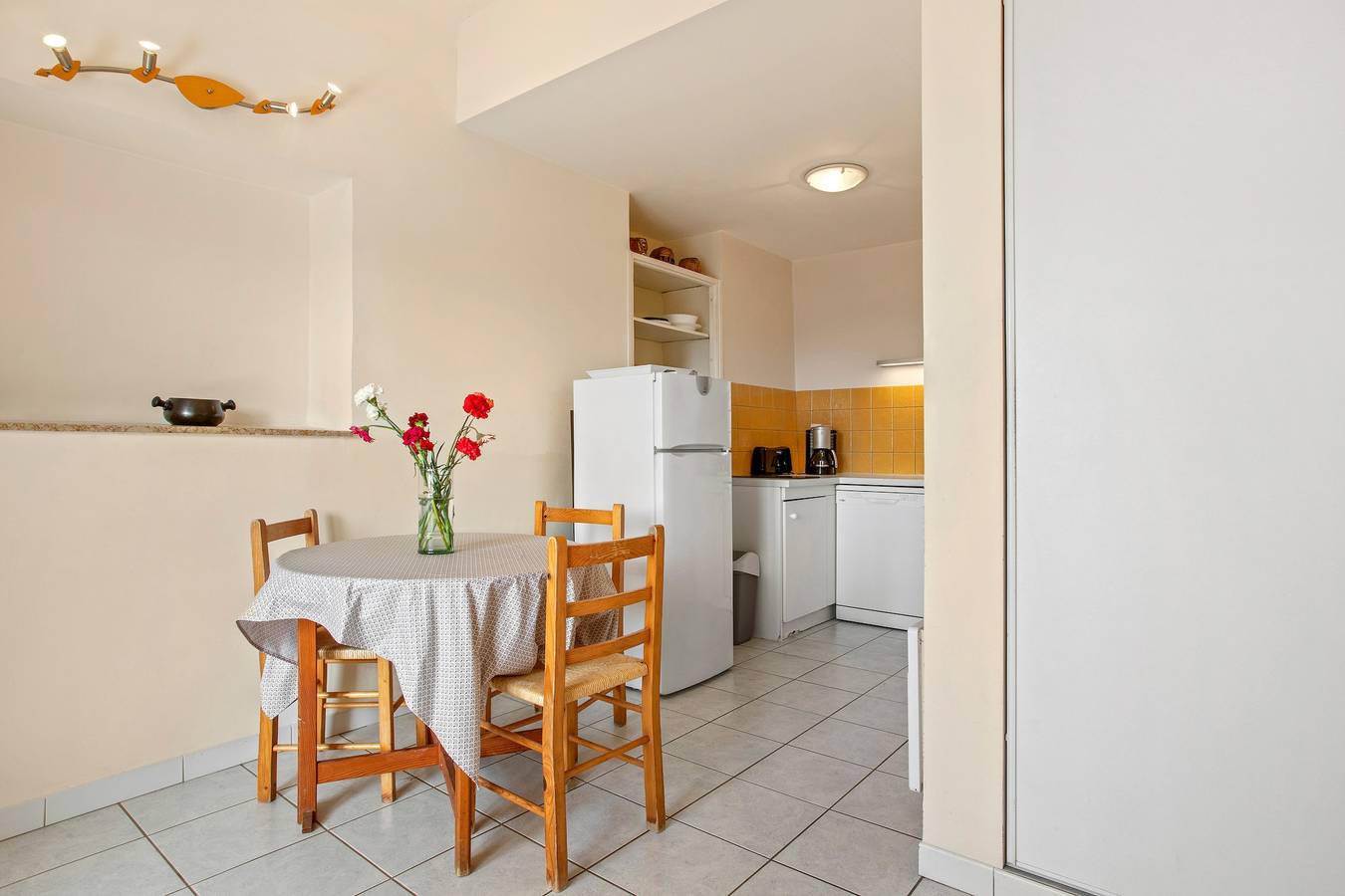 Entire apartment, Apartment 'Le Mas Berliat N°7' with Sea View, Shared Garden and Wi-Fi in Bormes-les-Mimosas, Parc national Port-Cros