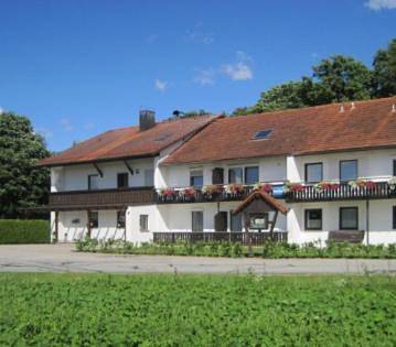 BnB für 2 Personen, mit Balkon und Terrasse sowie Garten und Ausblick in Bad Füssing