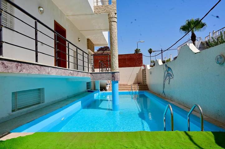 Appartement de vacances pour 7 personnes, avec vue ainsi que balcon et piscine