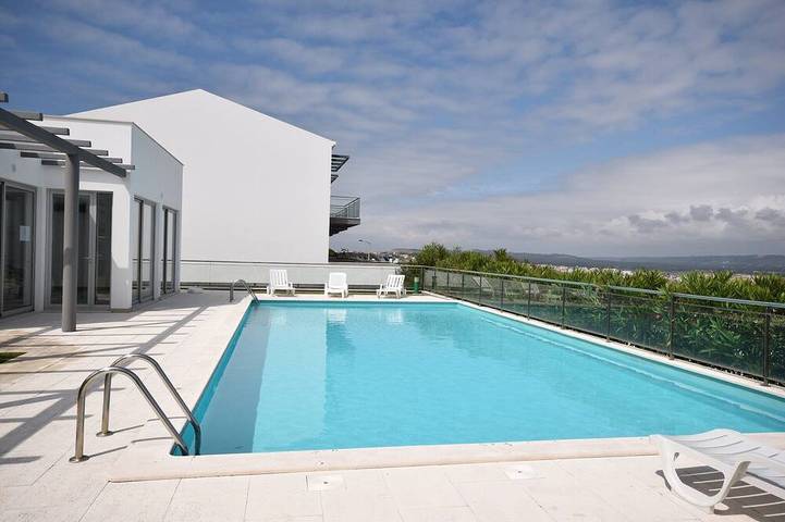 Casa de férias para 6 pessoas, com varanda e piscina em Salir do Porto