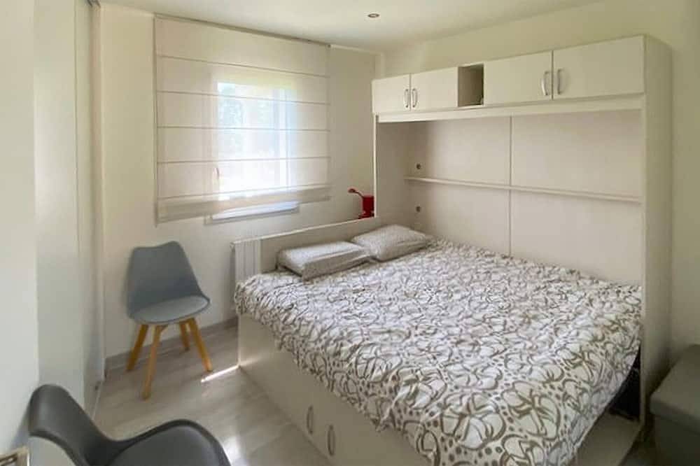 Pet friendly home in Regusse in Régusse, Brignoles region