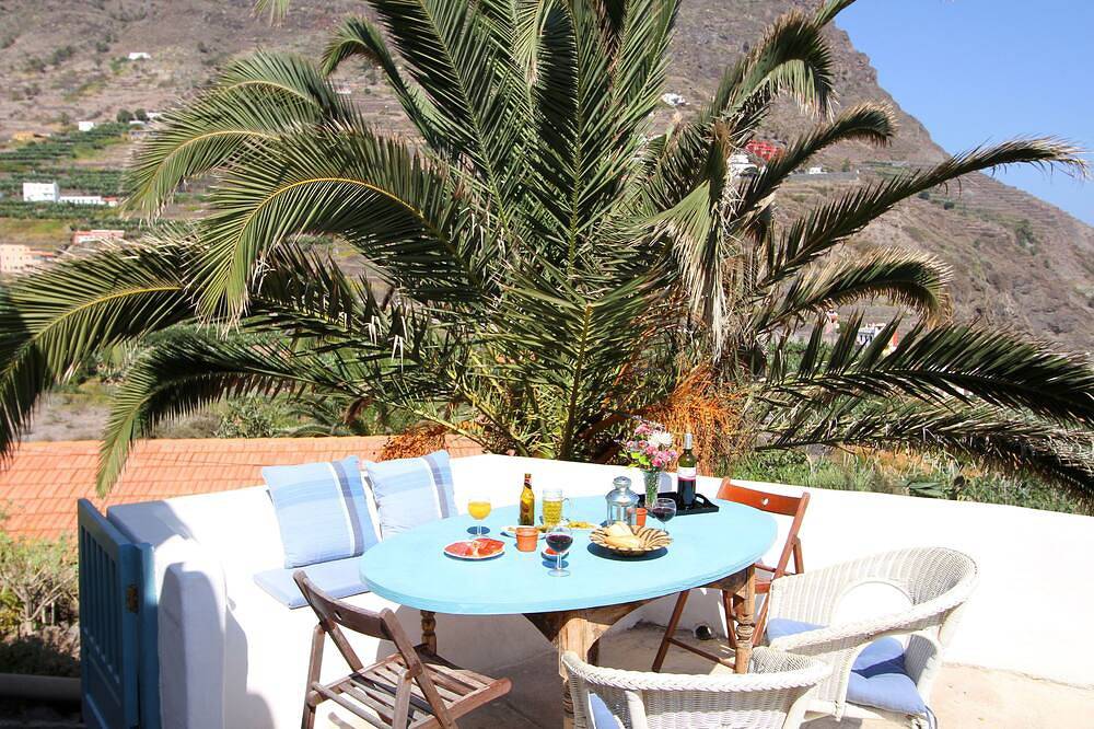 Casa Rural Hibisco Hermigua, sea view, near sea swimming pool in Santa Catalina, La Gomera