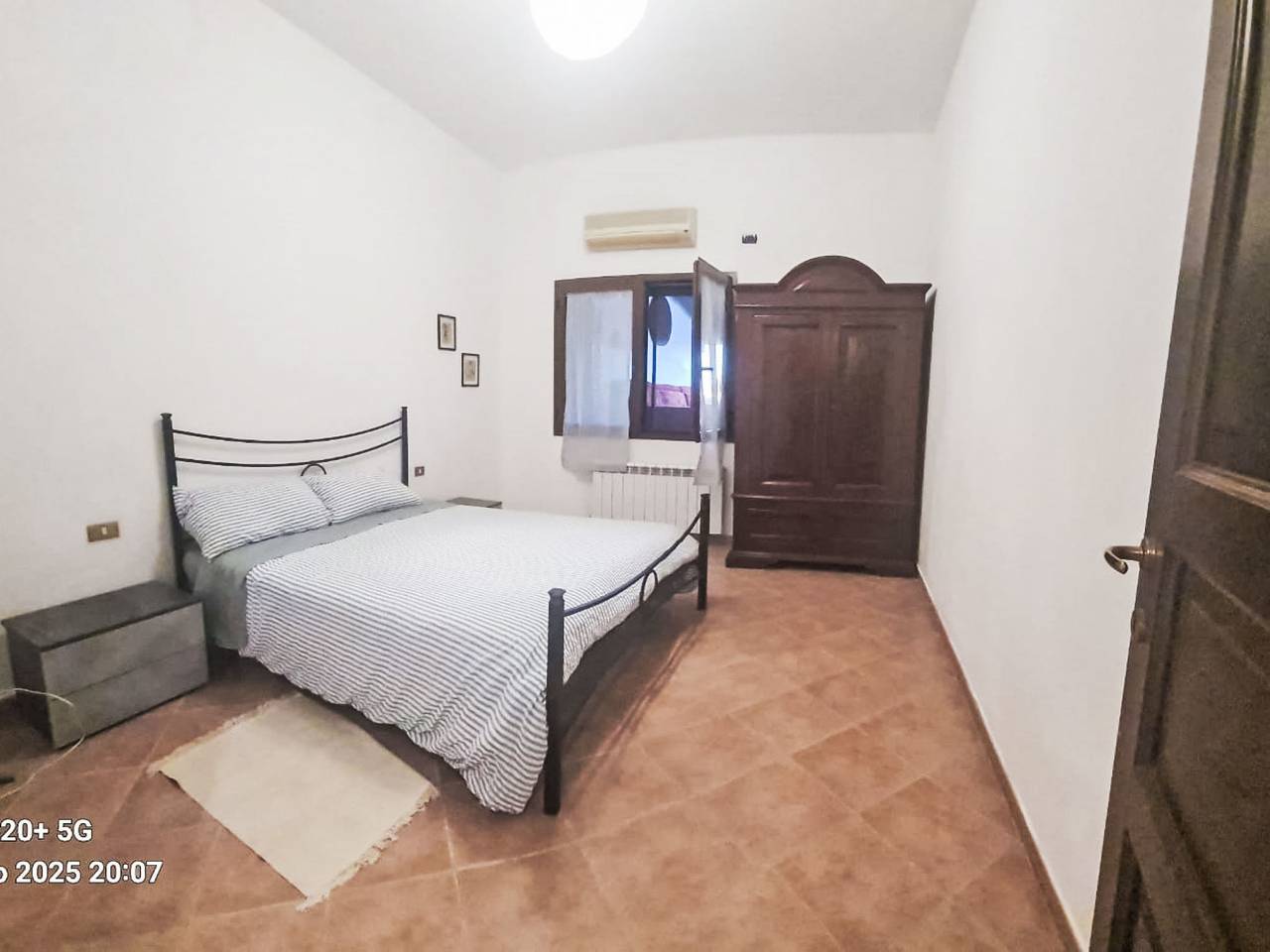 Silos in Cala Sinzias, Cagliari Provinz