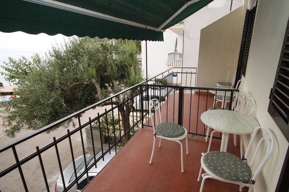 Ganze Wohnung, Studio Appartement am Strand Podgora, Makarska (As-6670-b) in Podgora, Makarska Riviera