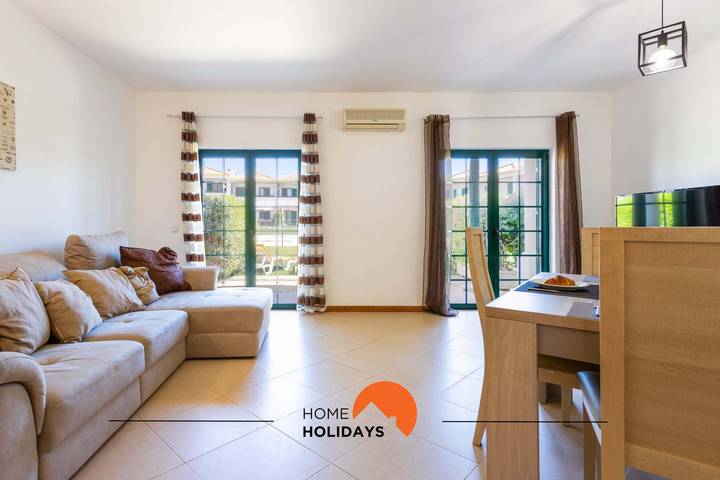 Casa de férias para 6 pessoas, com piscina infantil e varanda em Ferreiras