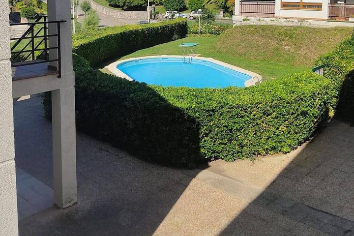 Apartamento para 4 personas, con Terraza además de Jardín y Piscina en Mogro
