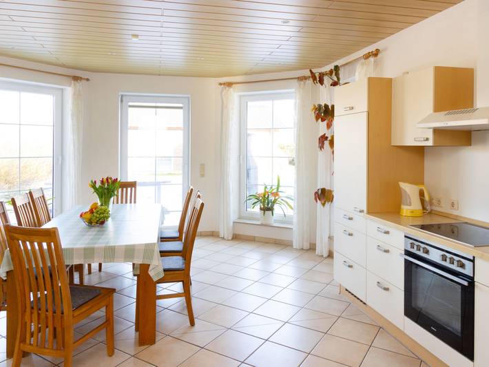 Ferienhaus für 9 Personen, mit Garten und Balkon in Karlshagen - 3