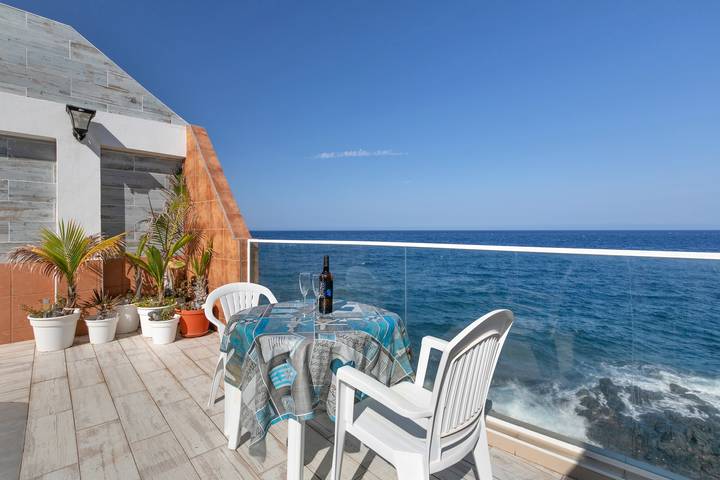 Maison de vacances « Seaside House avec piscine chauffée », vue mer, Wi-Fi et climatisation in Agache, Güímar