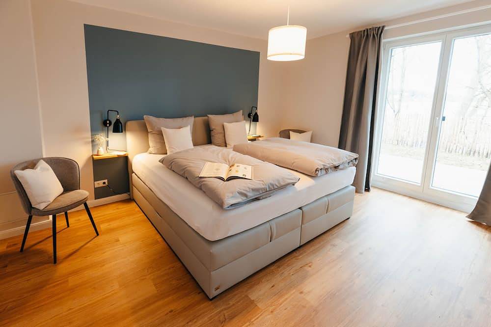 Ganze Wohnung, The vacation apartment with three terraces is located between the forest and the lake in Ratzeburg, Ratzeburger See