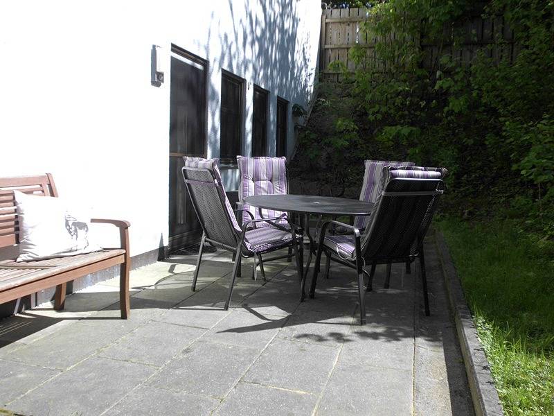 Ganze Ferienwohnung, Ferienwohnung Seestraße - Ferienwohnung mit sep. Schlafzimmer im Eg mit 2 Terrassen, 62qm in Prien, Prien am Chiemsee