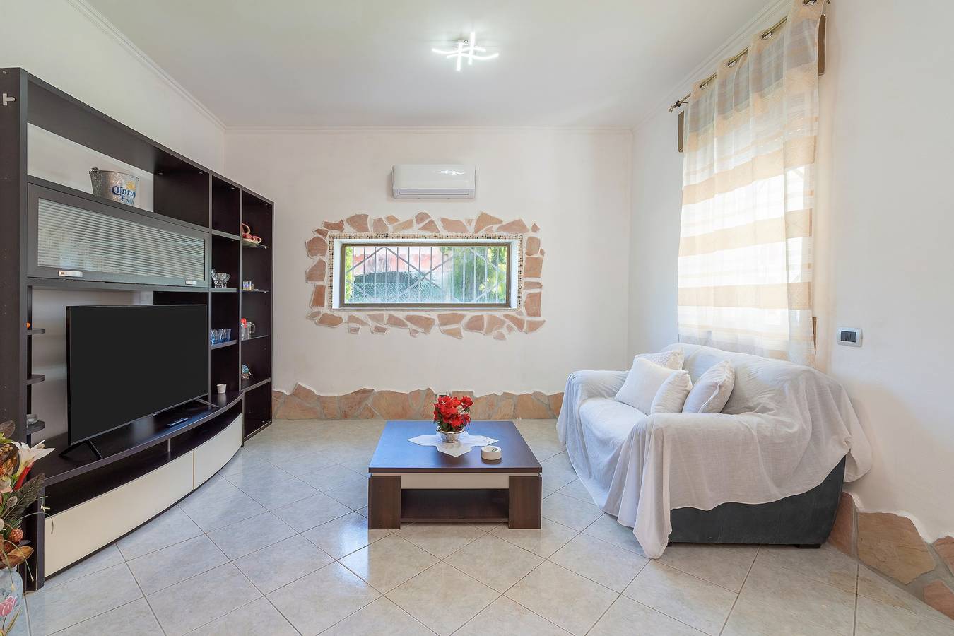 Villa con Jacuzzi e Area Fitness – Spazi Privati e Aree Esclusive – Arenella Mare in Arenella, Siracusa