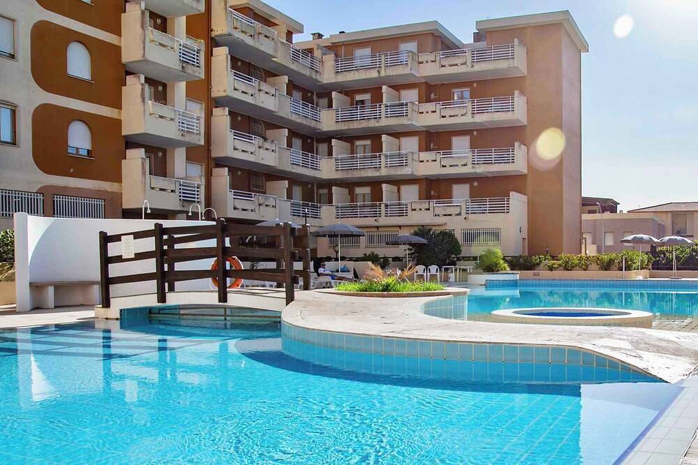 Ganze Wohnung, Ferienwohnung mit WLAN und Klimaanlage in Lido San Giovanni, Alghero