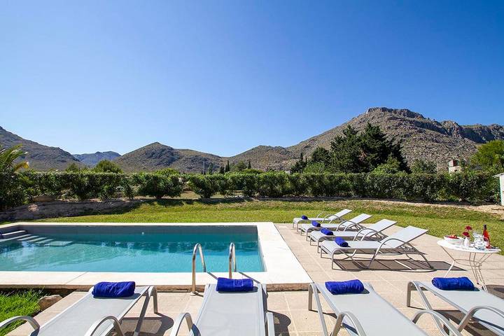 Finca Villa Animeta with Mountain View, Pool, Garden & Wi-Fi in Port de Pollença, Pollença