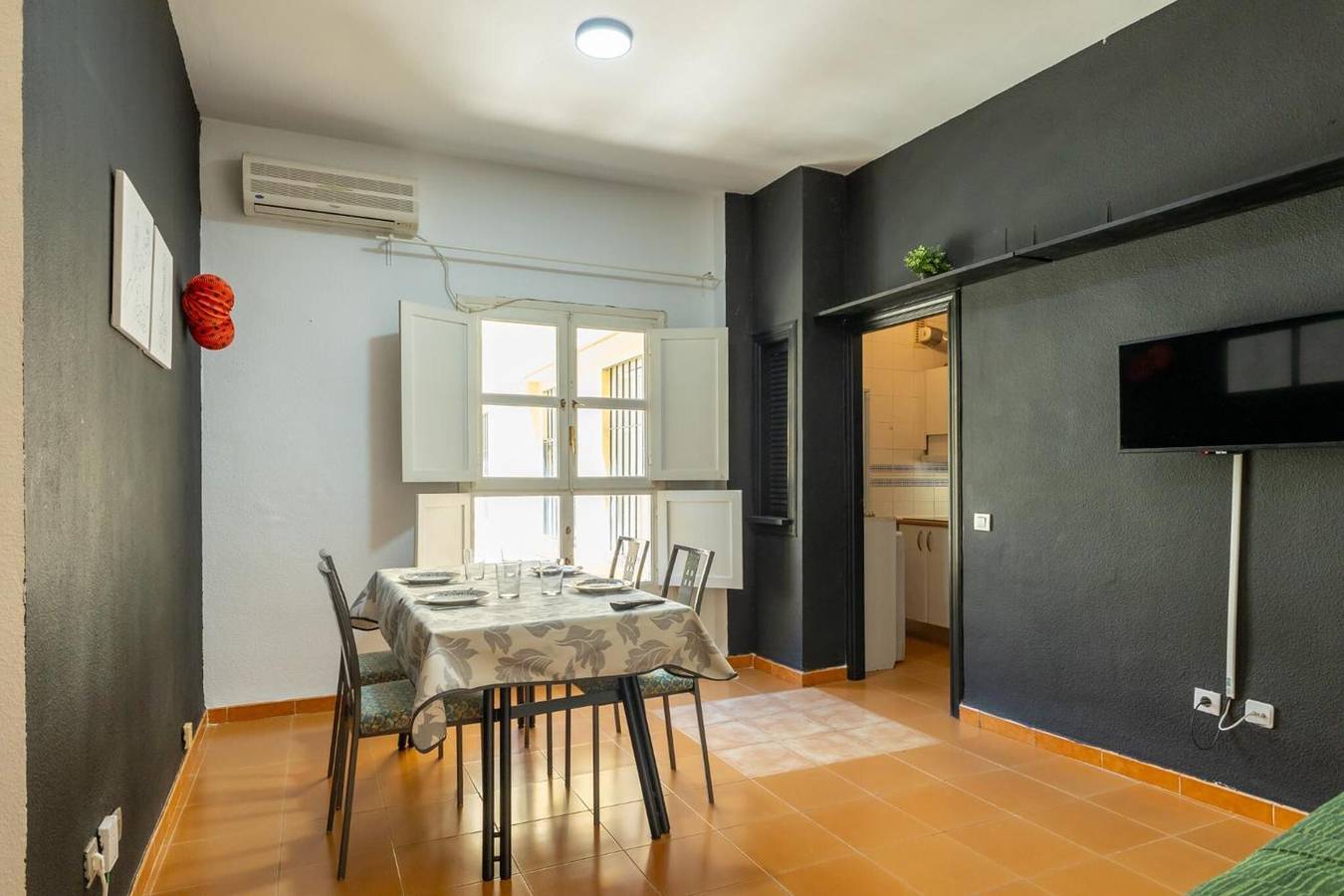 Apartamento entero, Apartamento 'Conde Center Premium Suites' con Wi-Fi y aire acondicionado in Casco Antiguo, Sevilla