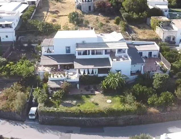 Chambre d’hôte pour 4 personnes, avec Terrasse et Jardin à Santa Marina Salina