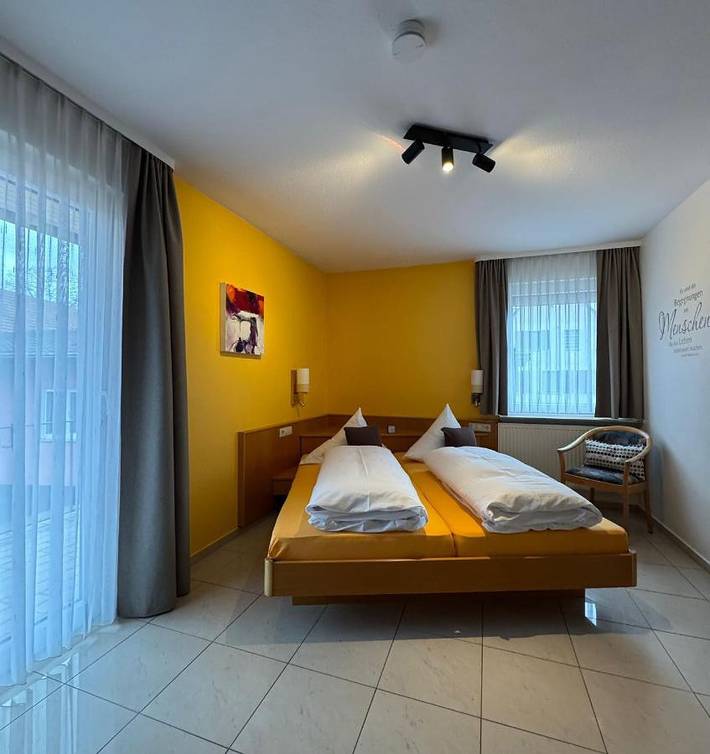 Hotel für 2 Personen, mit Terrasse und Garten in Neuenburg am Rhein - 2