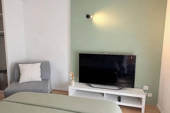 Apartamento entero, Brendy'Studio is located 7 minutes from Disneyland Paris in Magny-le-Hongre, Sena y Marne