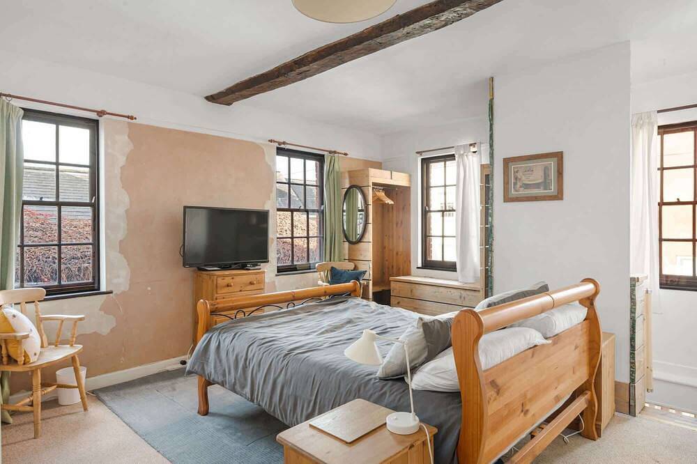 Grade Ii Listed Cottage in Central Taunton in Taunton, Somerset