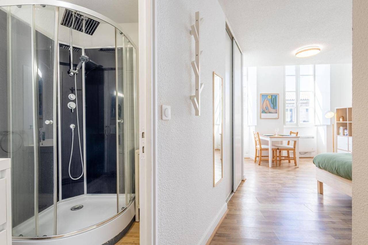 Appartement entier, One-Bedroom Apartment in Le Bouscat, Région de Bordeaux