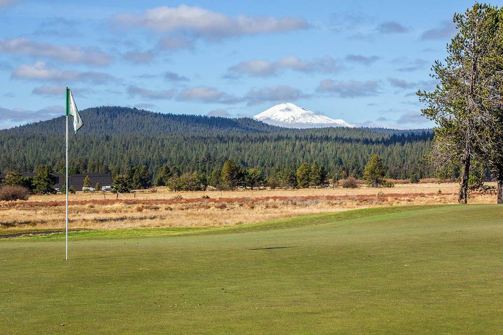 Beautiful, Private Hot Tub, Gas Fireplace in Sunriver, Deschutes County