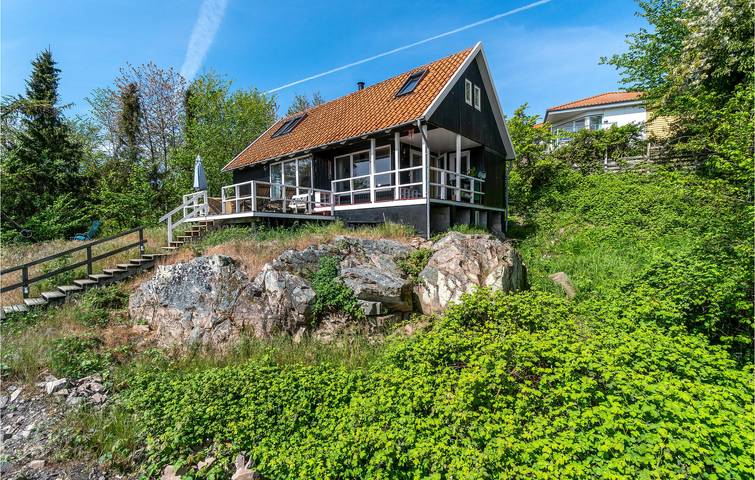 Ferieudlejning for 8 personer, med Terrasse i Gudhjem