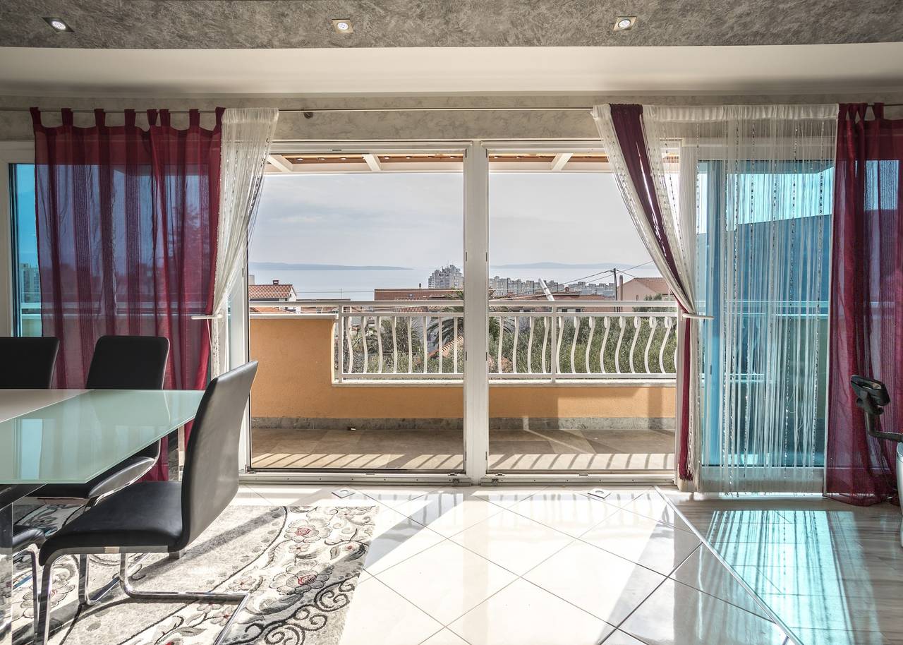 Appartamento intero, Luxury spacious apt near Znjan beach w sea view in Spalato, Regione spalatino-dalmata