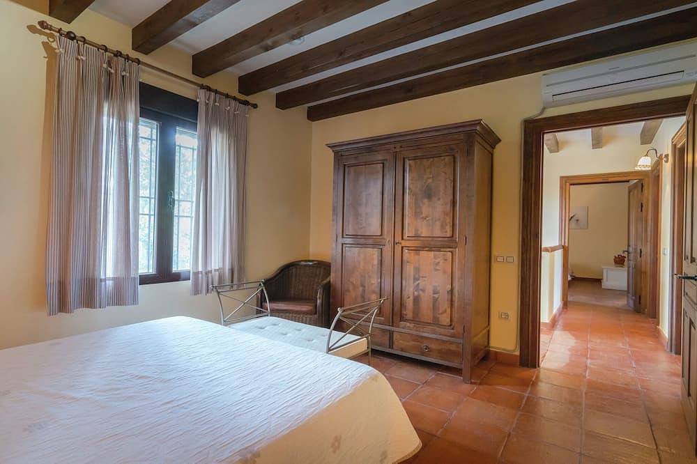 Hütte in Navas de Estena mit Pool & Jacuzzi in Navas de Estena, Ciudad Real Provinz