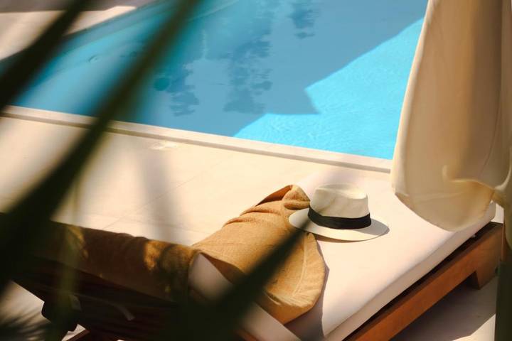 Villa pour 8 personnes, avec piscine ainsi que jardin et vue, animaux acceptés dans Milos - 2