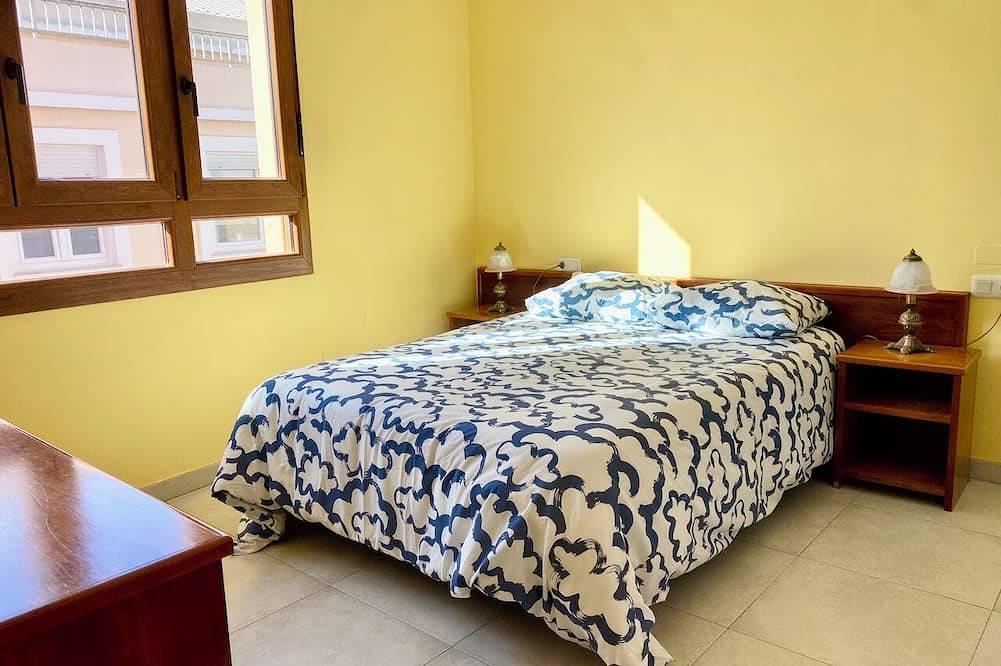 Ganze Wohnung, Comfortable, sunny, apartment, just steps to the beach! in Costa de Galicia