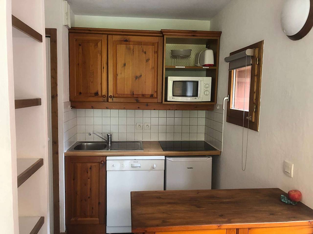 Entire holiday apartment, L'Athamante 7 - 2 room apartment, oriented south, close to the slopes, the sledging run and the shops in Valmorel, Les Avanchers-Valmorel