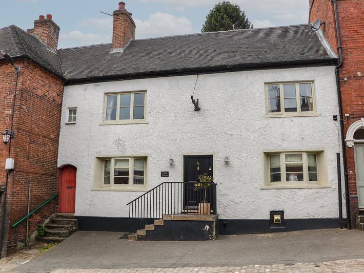 Log cabin for 6 people in Ashbourne