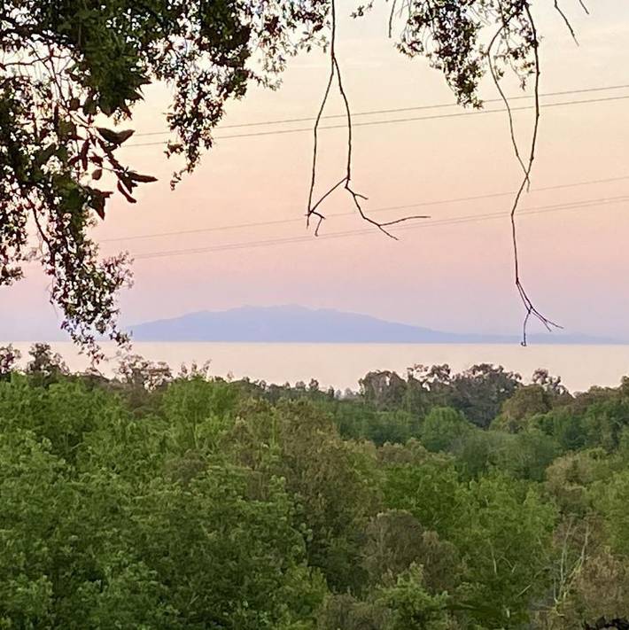 Location de vacances pour 6 personnes, avec vue ainsi que jardin et piscine à Talasani - 4